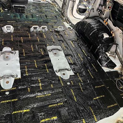 Bon prix Conception personnalisée de l'isolateur du capot de voiture en ligne