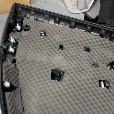 Bon prix Insonorisation de voiture / Insonorisation automobile / Meilleure insonorisation de voiture / Insonorisation dans la voiture / Réduction du bruit de voiture Sagitar adaptée et isolée / Usine de tapis d'insonorisation de voiture
  en ligne